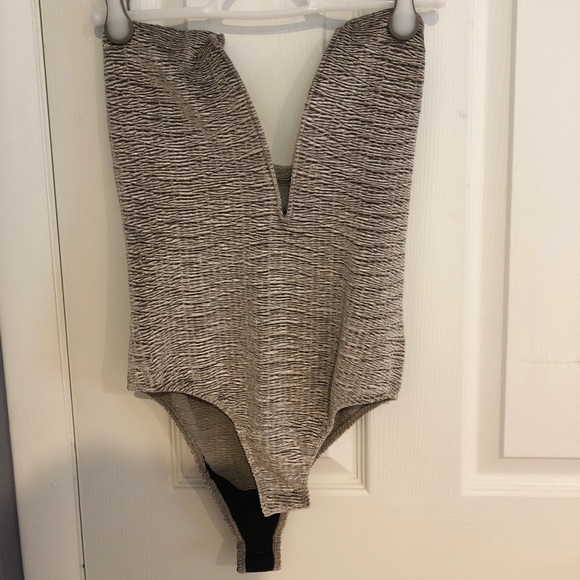 Urban Outfitters Tops - Never worn Strapless Plunge Neck Bodysuit